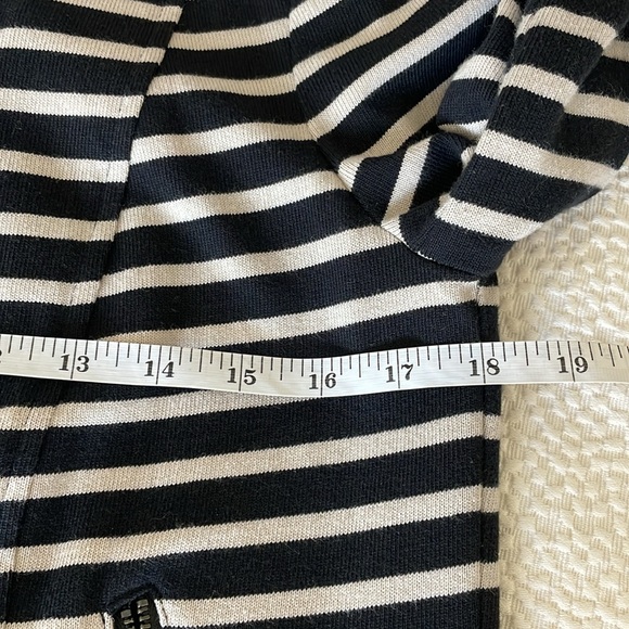 The Loft Striped 100% Cotton Petite asymmetrical zippered jacket . - Picture 7 of 9
